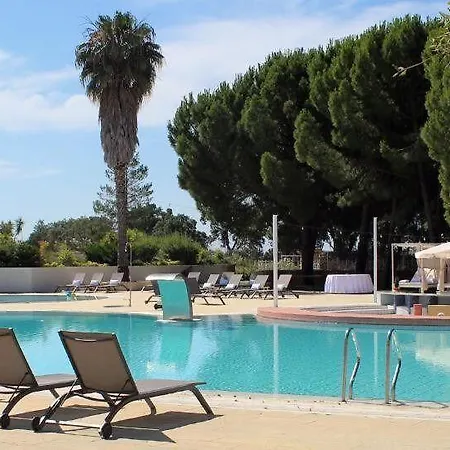 Campo Do Rosmaninho 4*